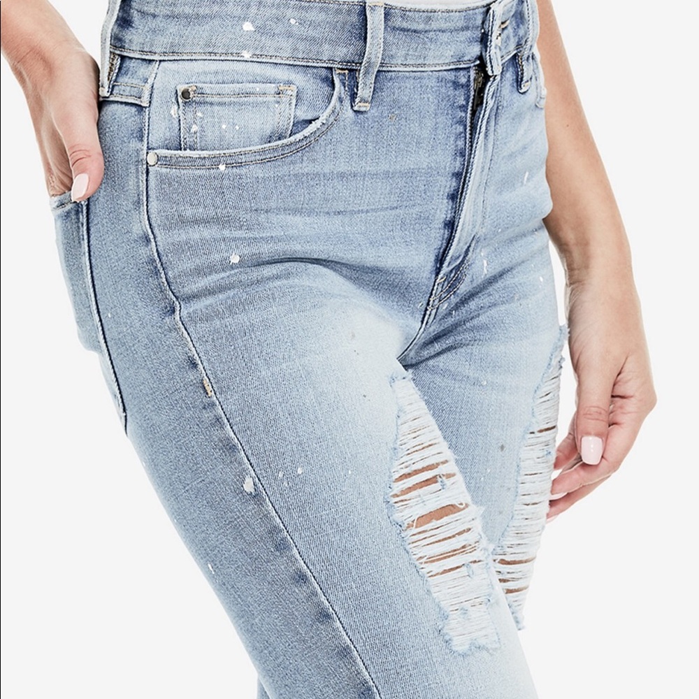 NWT {guess} light wash ripped skinny jeans! - Picture 3 of 8